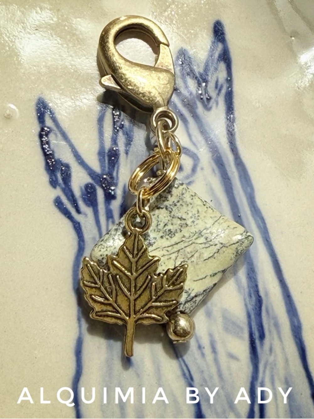 Alquimia Gold Leaf Charm Key & Card Holder with Cream Marbled Stone - Picture 3 of 3